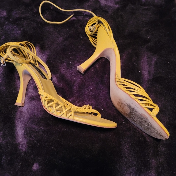 Women's Shoes - Picture 14 of 16